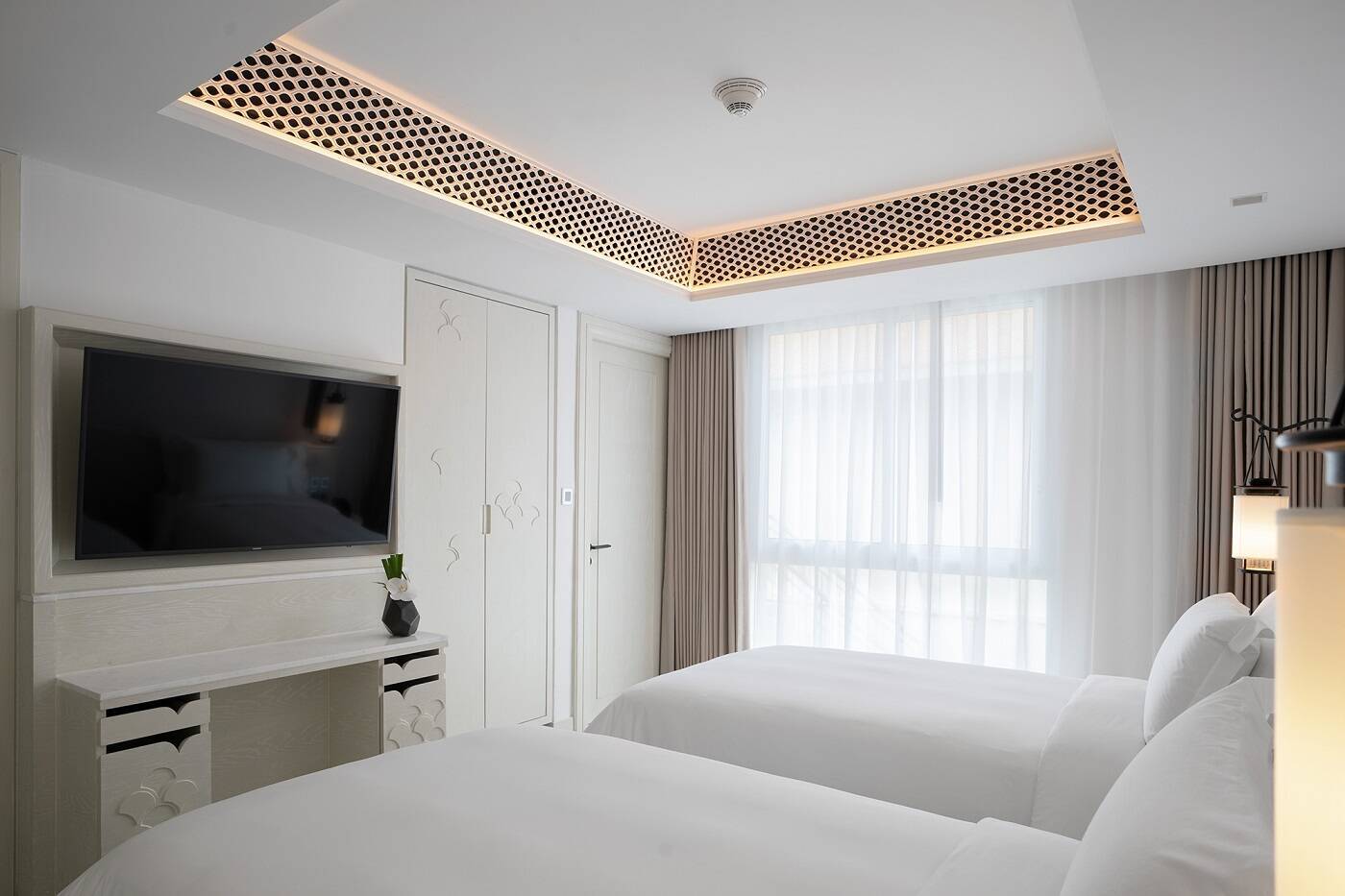Two Bedroom Ocean Pool Suite 