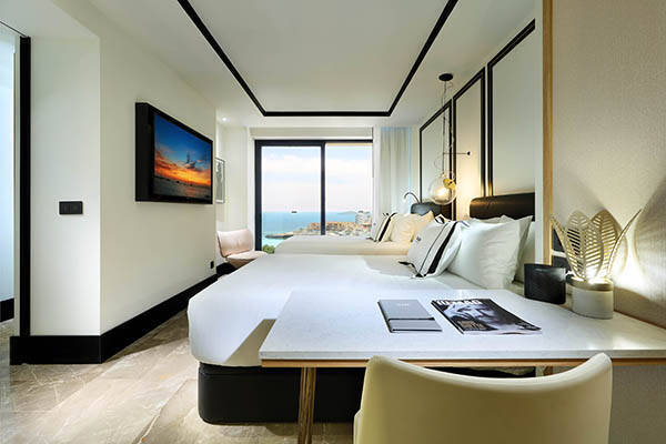 DELUXE KING SEA VIEW