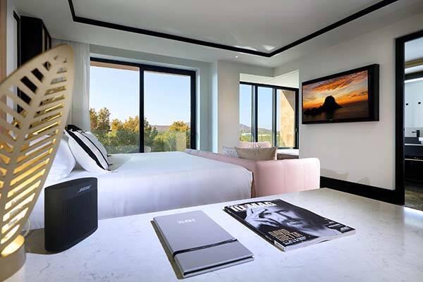 STUDIO JUNIOR SUITE