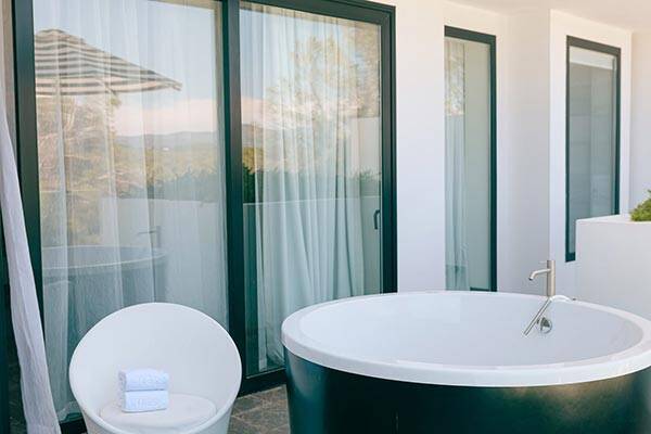 STUDIO SUITE JACUZZI TERRACE