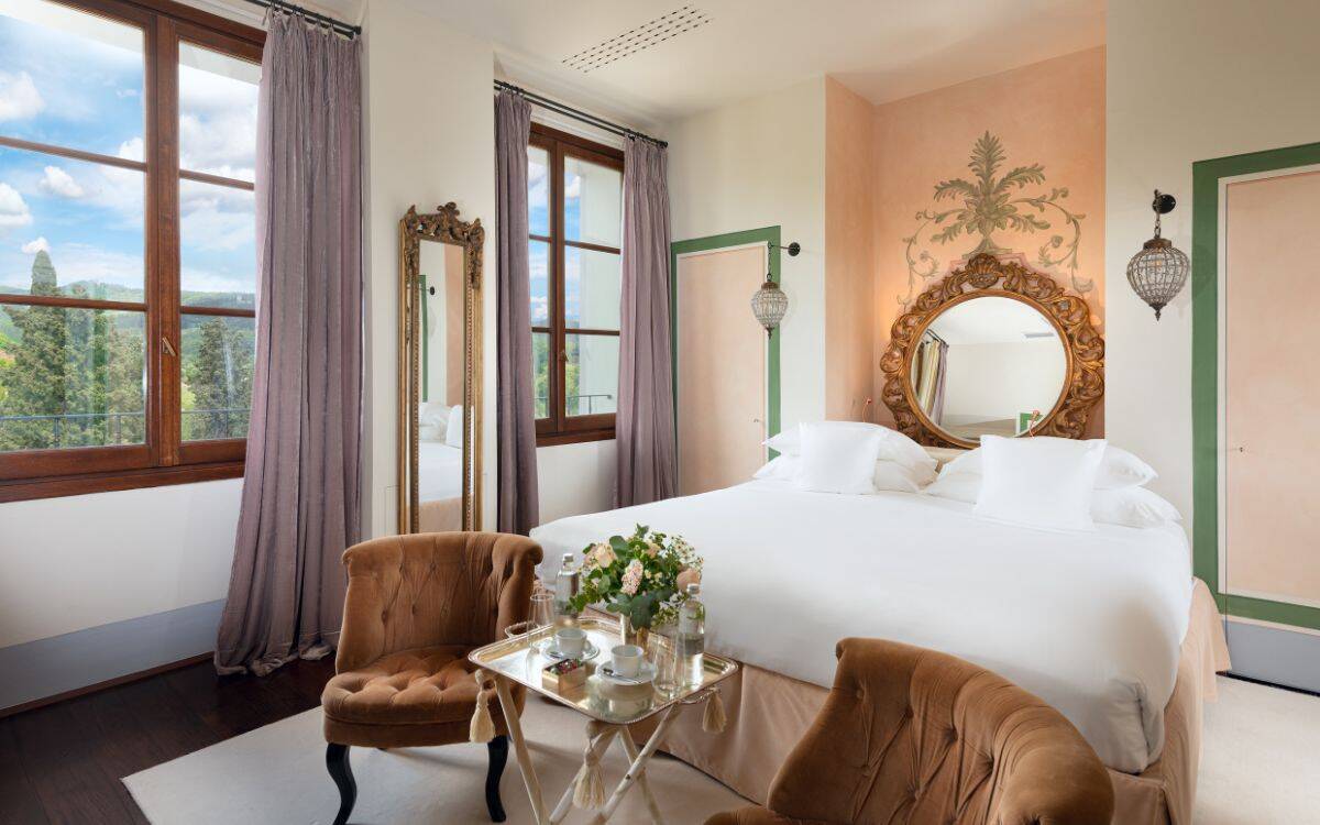 THE ARTIST SUITE