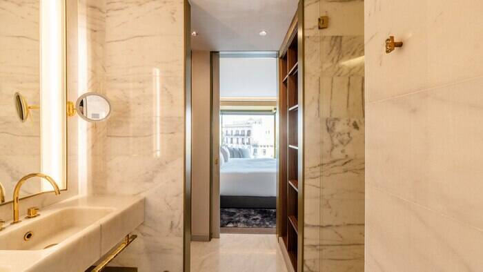 TWO BEDROOM ALMANAC SUITE