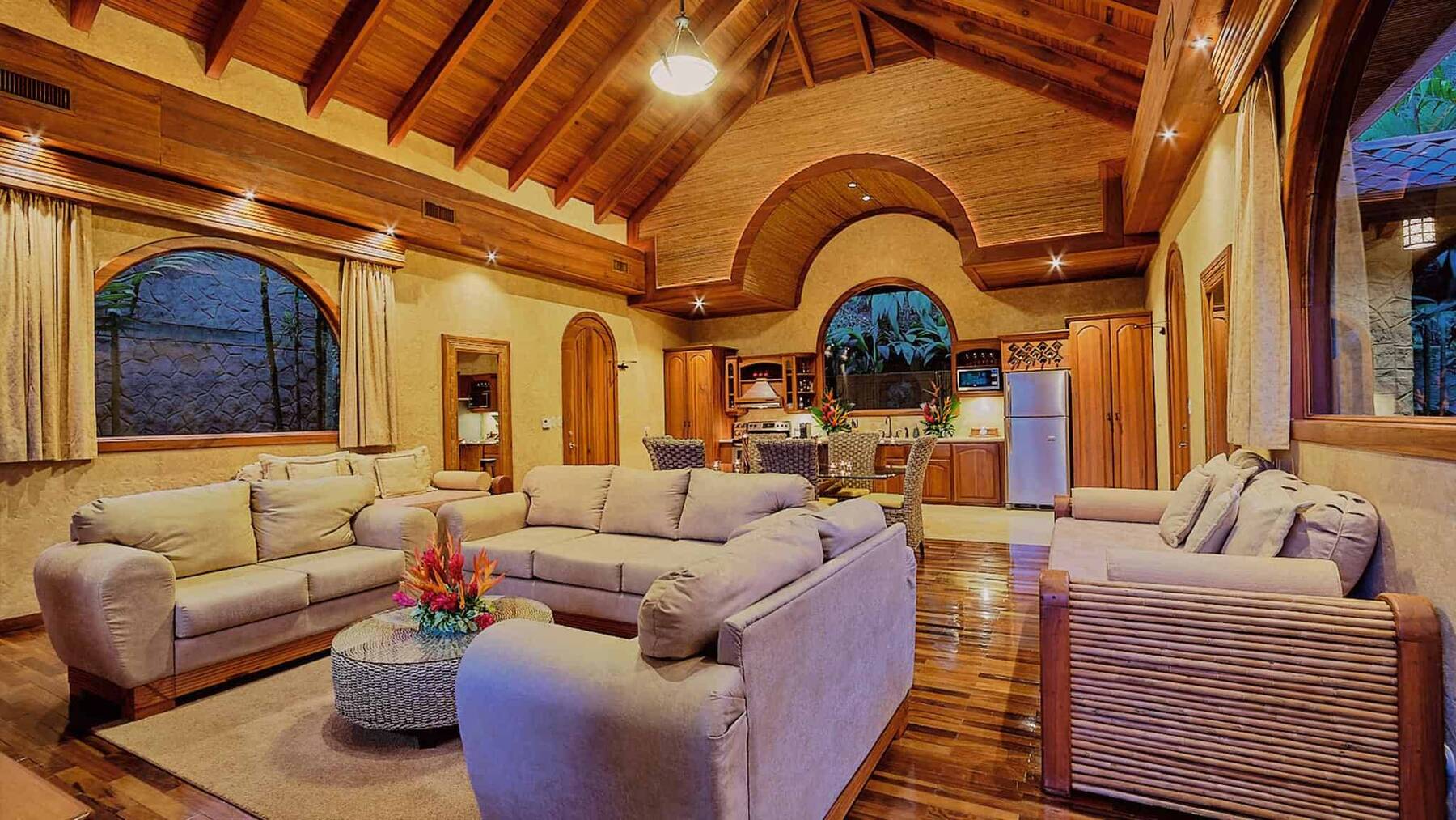 VILLA ESCONDIDA