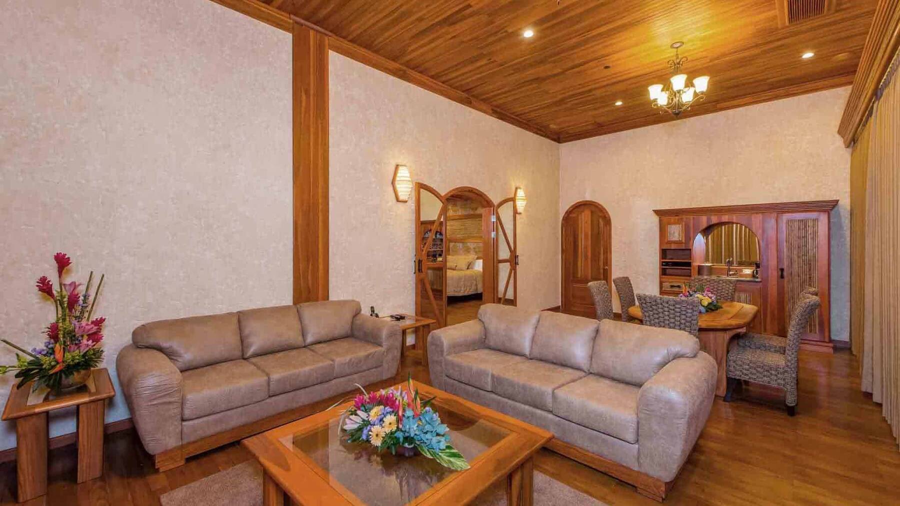 PENTHOUSE TWO BEDROOM ARACARI SUITE