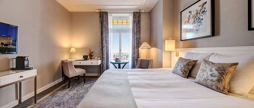 FAIRMONT DELUXE CITY VIEW QUEEN