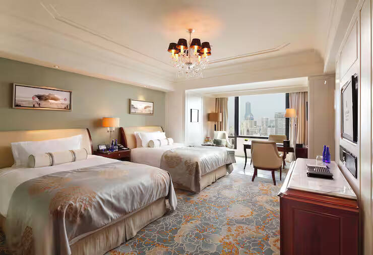 DOUBLE QUEEN JUNIOR SUITE