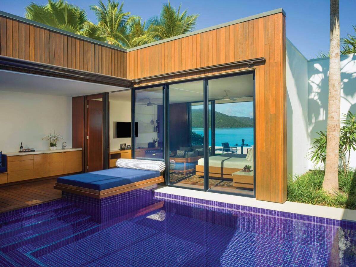 KING BEACHFRONT POOL VILLA
