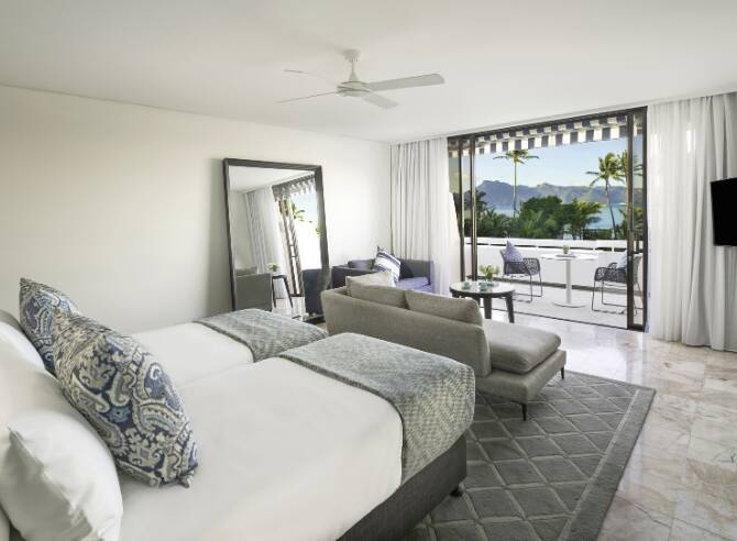 KING PREMIUM LAGOON OCEAN VIEW ROOM