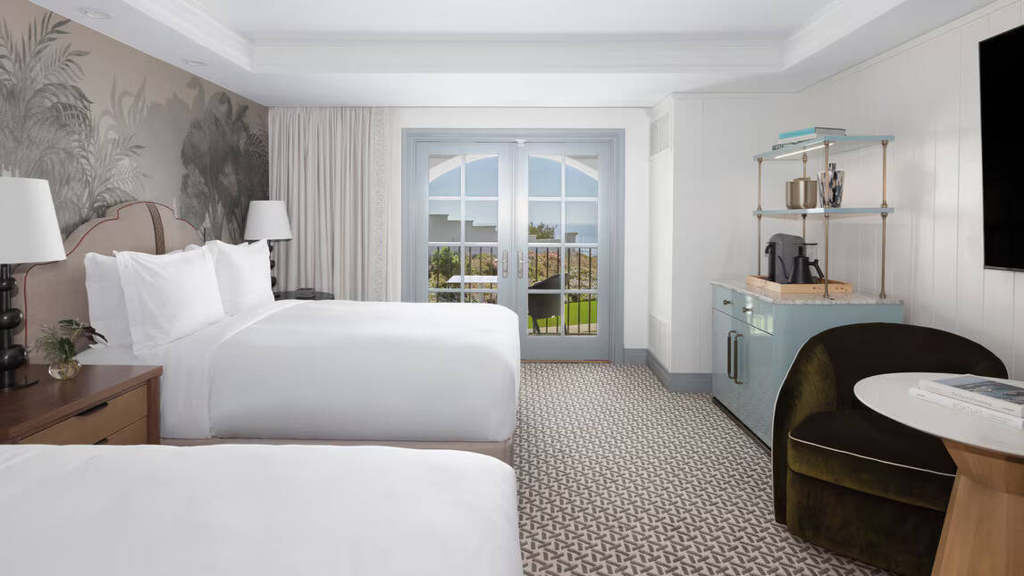 COASTLINE VIEW TWO QUEEN BEDS