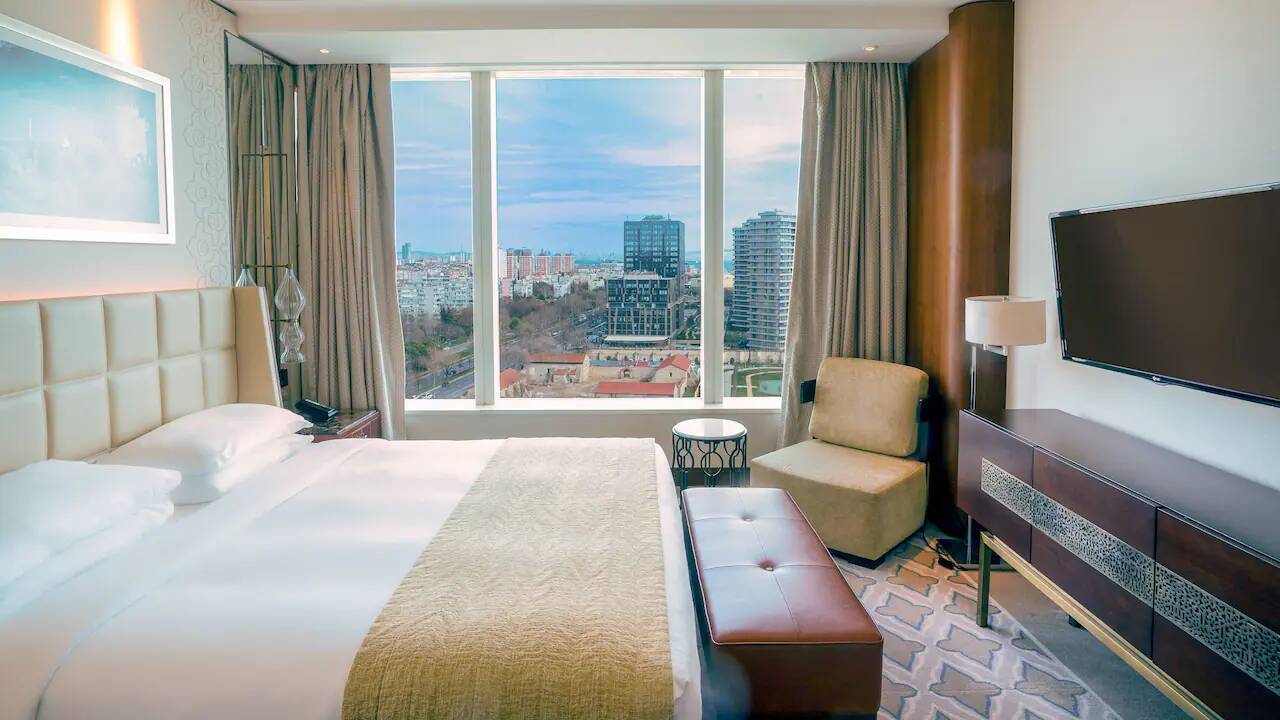 Regency Suite King with View