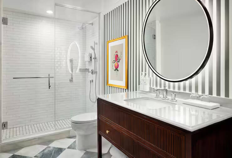 VICTORIAN - TWO QUEENS HEARING ACCESS