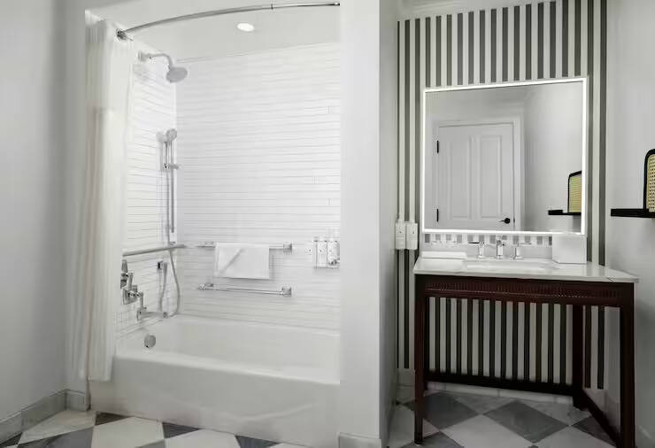 VIICTORIAN - ONE MOBILITY ACCESS TUB