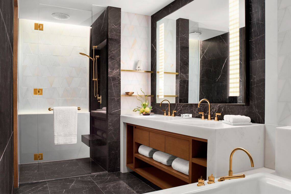 EXECUTIVE CLUB LOUNGE ACCESS BAY VIEW SUITE