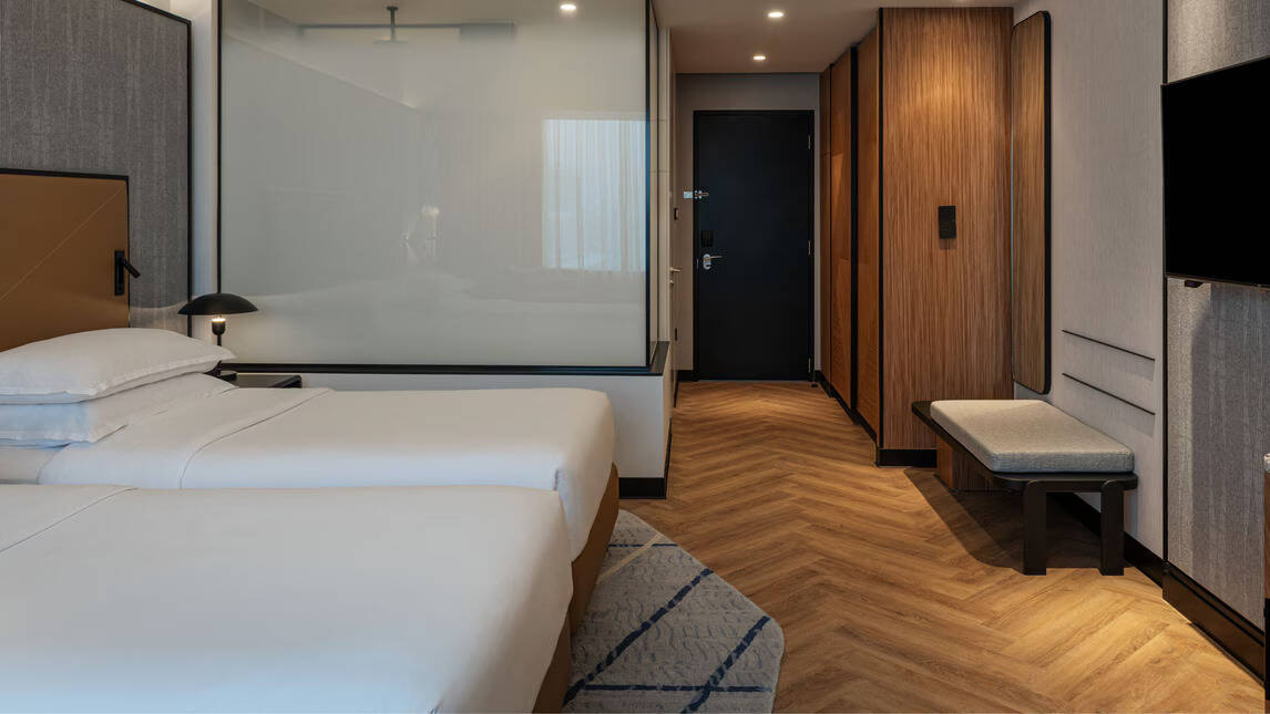 DELUXE TWIN ROOM CITY VIEW