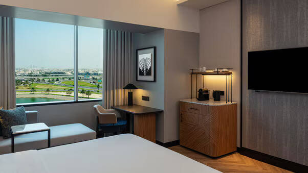 GRAND DELUXE KING SKYLINE VIEW