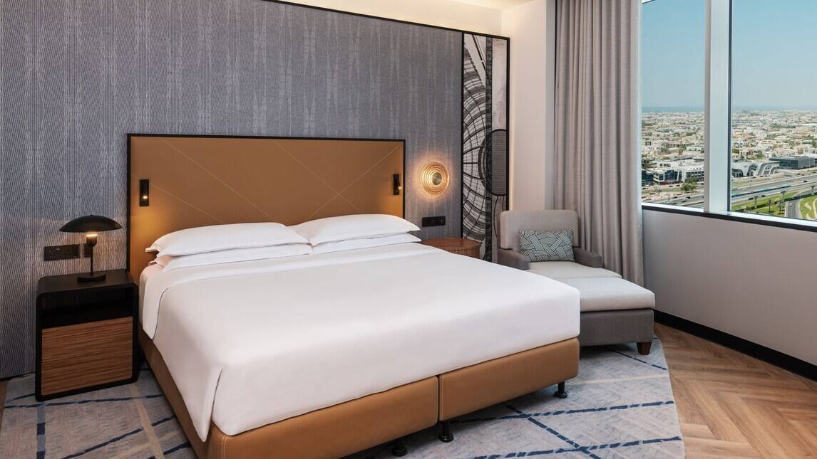 GRAND DELUXE SUITE CLUB LOUNGE ACCESS SKYLINE VIEW