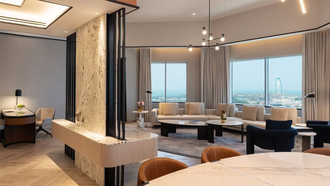 PRESIDENTIAL SUITE CLUB LOUNGE ACCESS SKYLINE VIEW