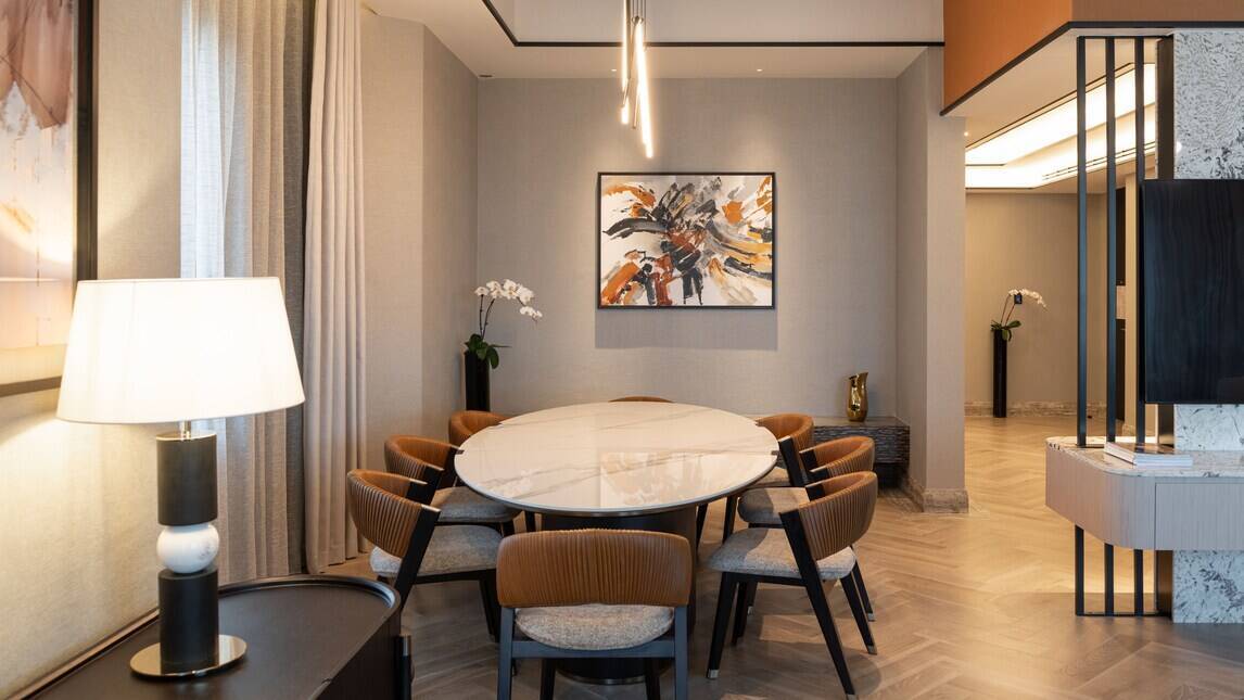 PRESIDENTIAL SUITE CLUB LOUNGE ACCESS SKYLINE VIEW