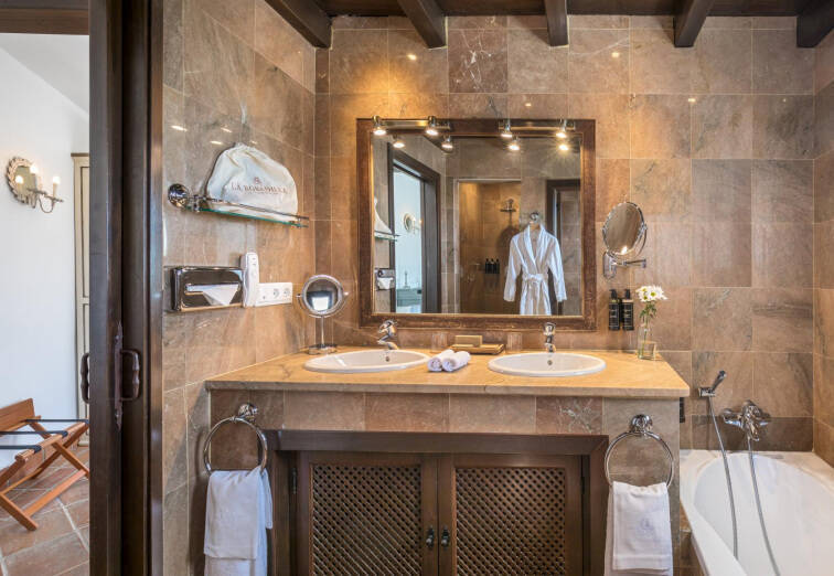 Master Suite Panoramic Terrace