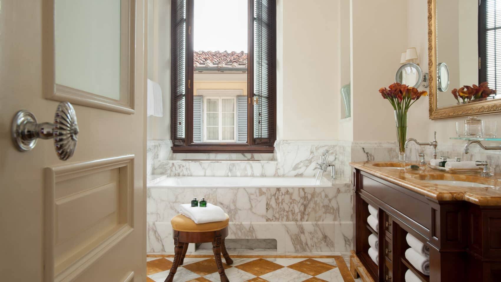 Deluxe Executive Suite