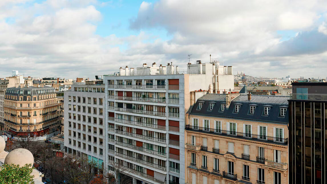 ART DECO KING SUPER BALCONY