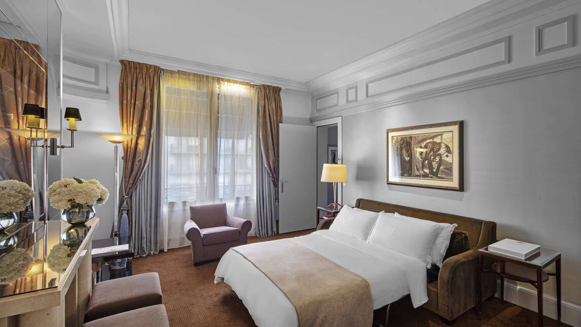 MACASSAR SUITE ONE BEDROOM LARGER SUITE KING SUPER 