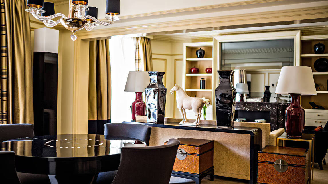 SUITE OR ONE BEDROOM SIGNATURE SUITE KING SUPER TERRACE