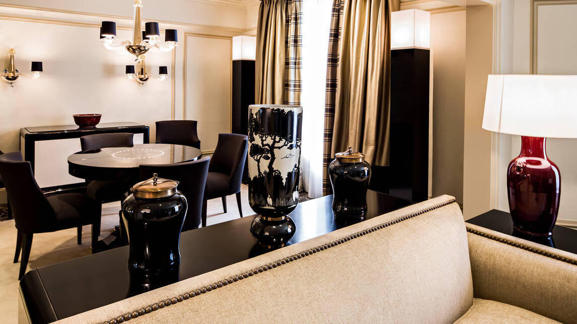 SUITE OR ONE BEDROOM SIGNATURE SUITE KING SUPER TERRACE