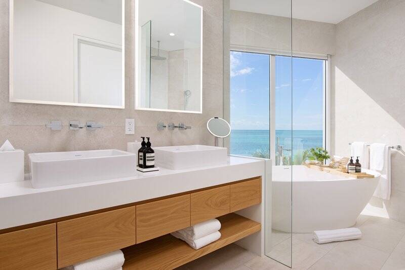 SIX BEDROOM AZURE VILLA