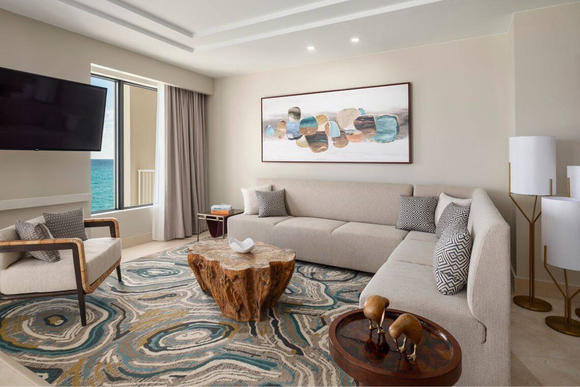 THREE BEDROOM RESIDENCE, OCEAN FRONT (TWO KINGS, TWO QUEENS)