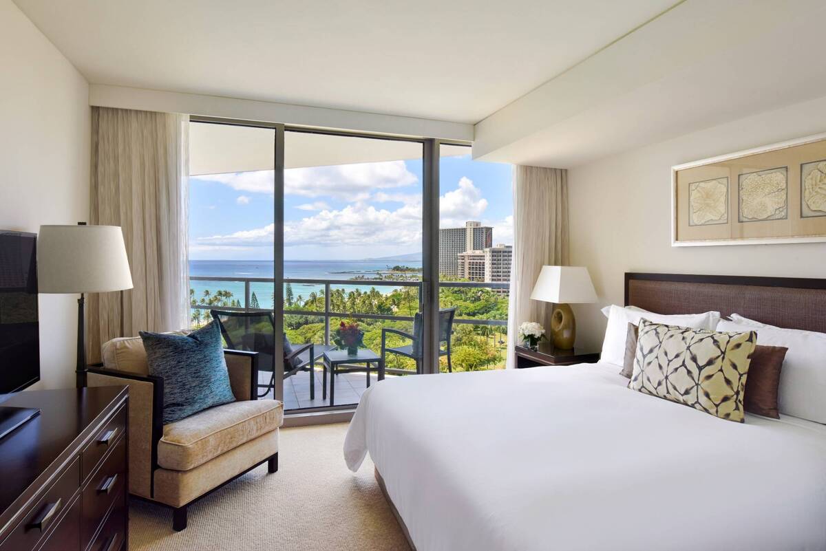 LXR Premium One Bedroom Suite Ocean View with Den