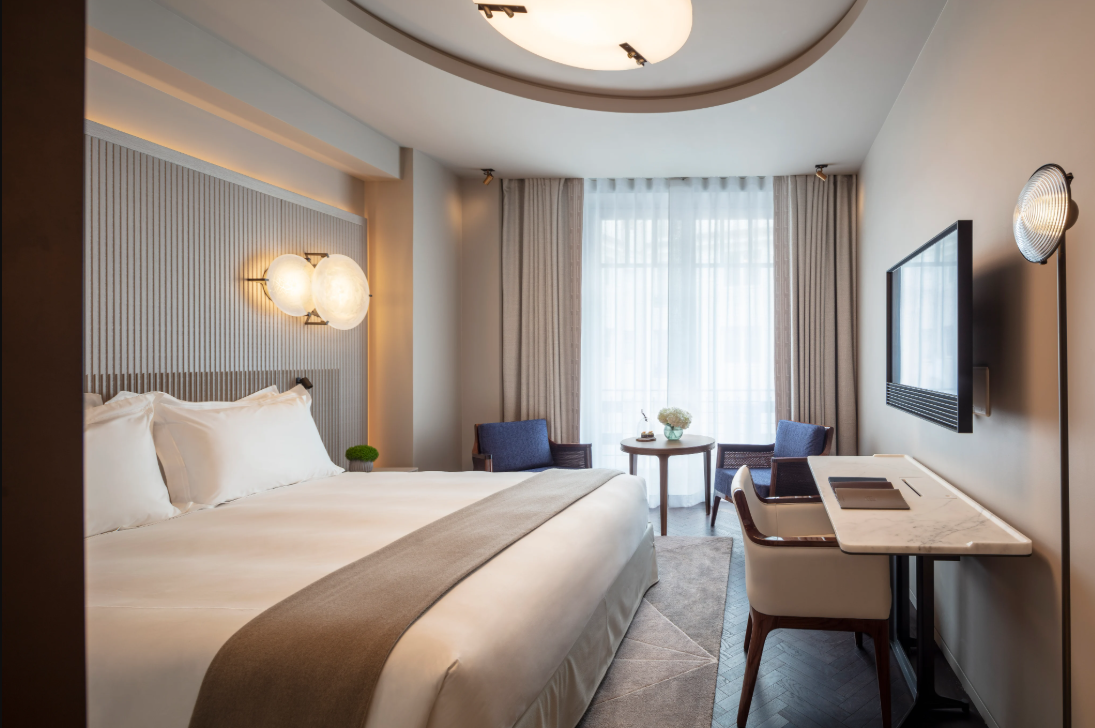 SUPERIOR ROOM