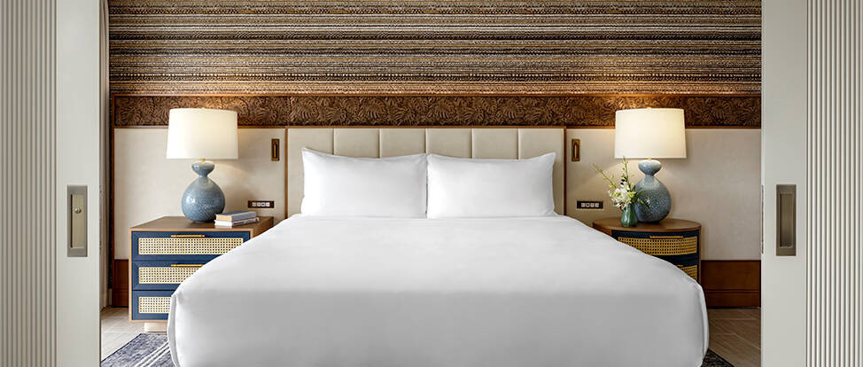 GARDEN VIEW SUITE KING ACCESSIBLE ROOM