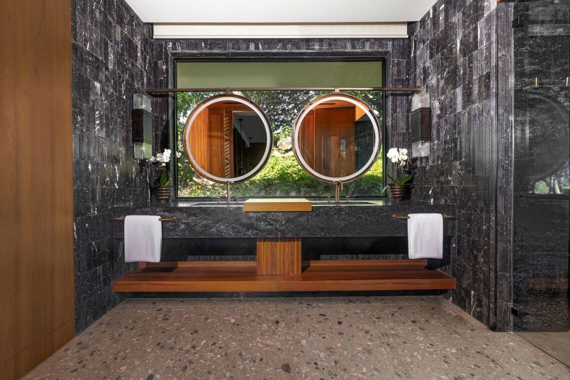 OCEAN RESERVE, KING BALCONY ROOM