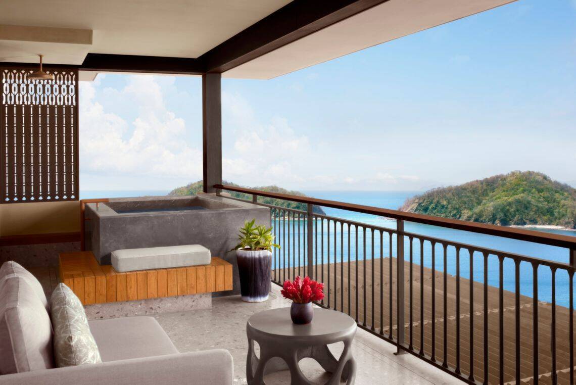 OCEAN PANORAMA PLUNGE POOL, KING ROOM