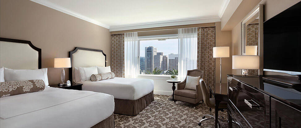 SIGNATURE SKYLINE VIEW TWO QUEEN HEARING ACCESSIBLE