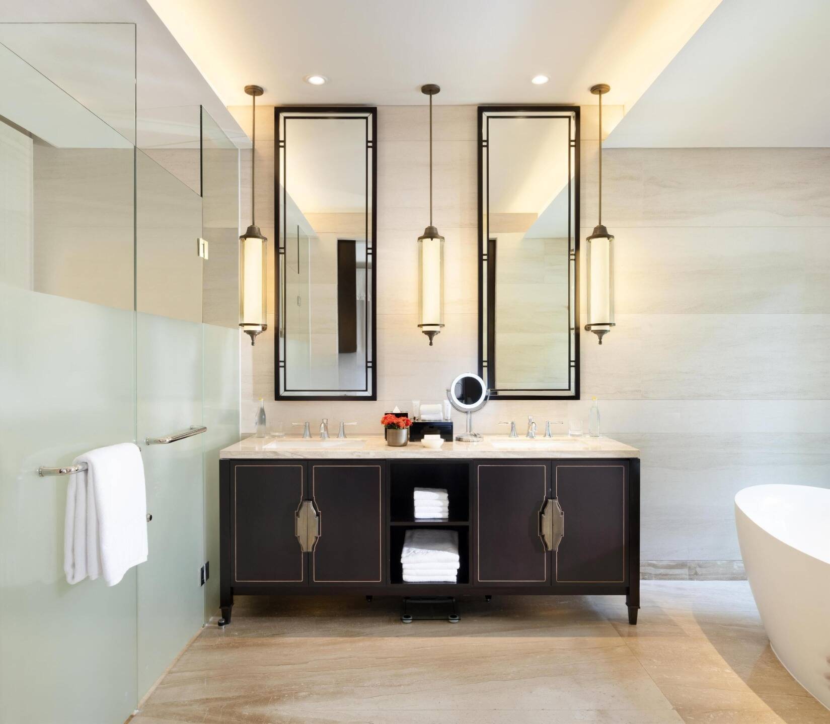 GRAND DELUXE LAGOON KING ROOM