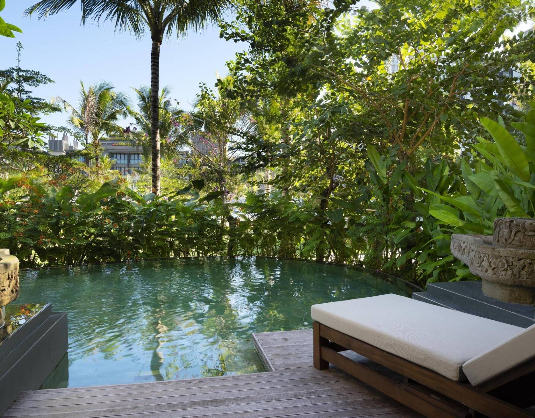 GRAND DELUXE LAGOON KING ROOM