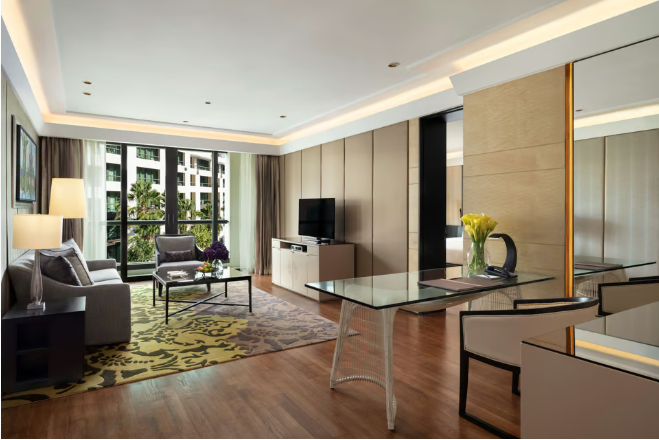 EXECUTIVE SUITE