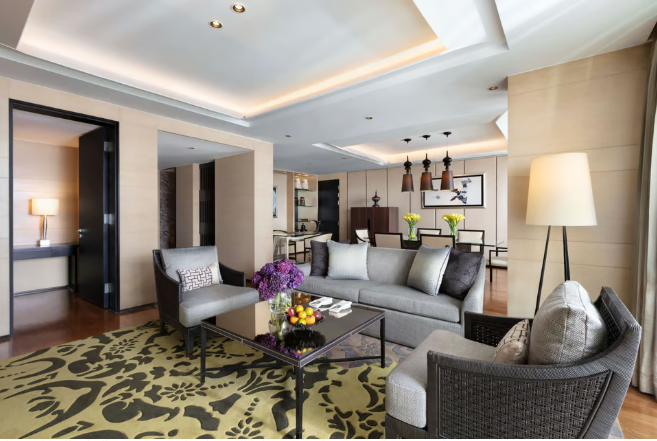 DELUXE SUITE