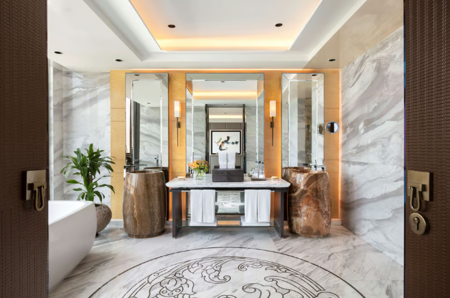 ROYAL SUITE