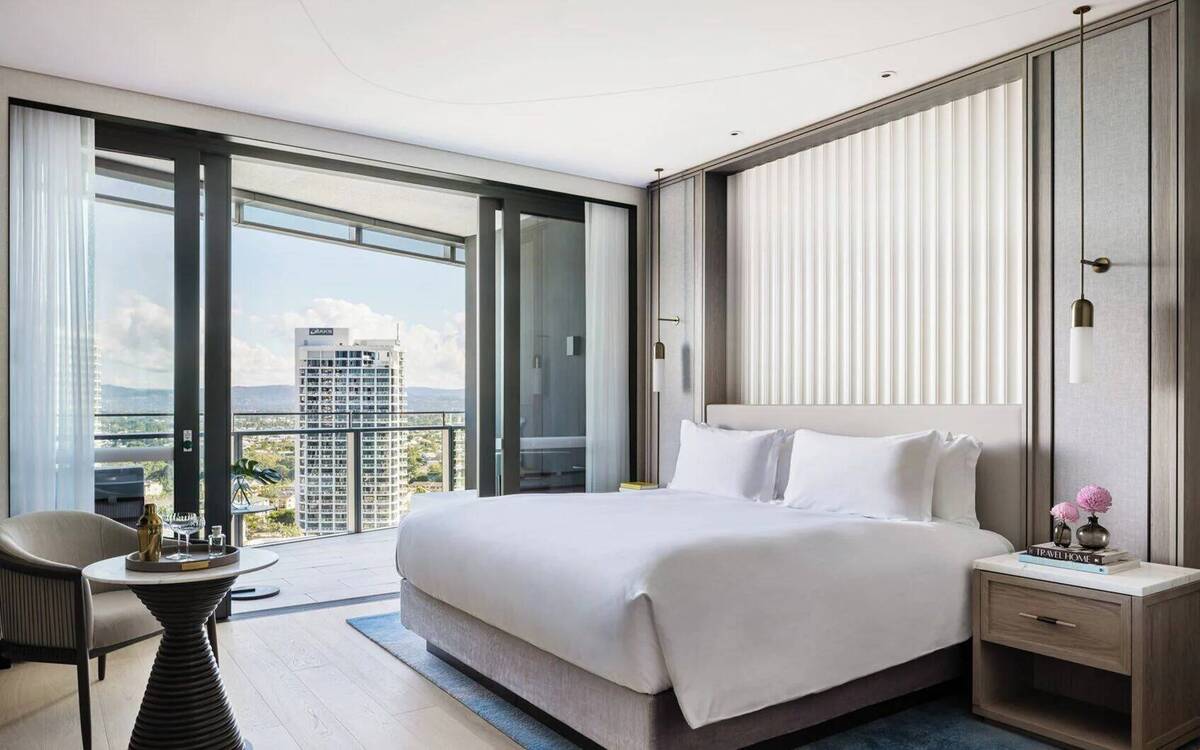 DELUXE OCEAN KING ROOM