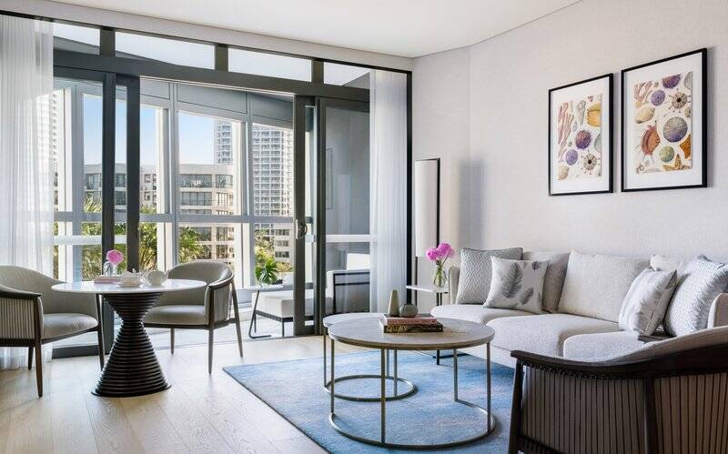 ONE BEDROOM SUITE WITH KITCHENETTE