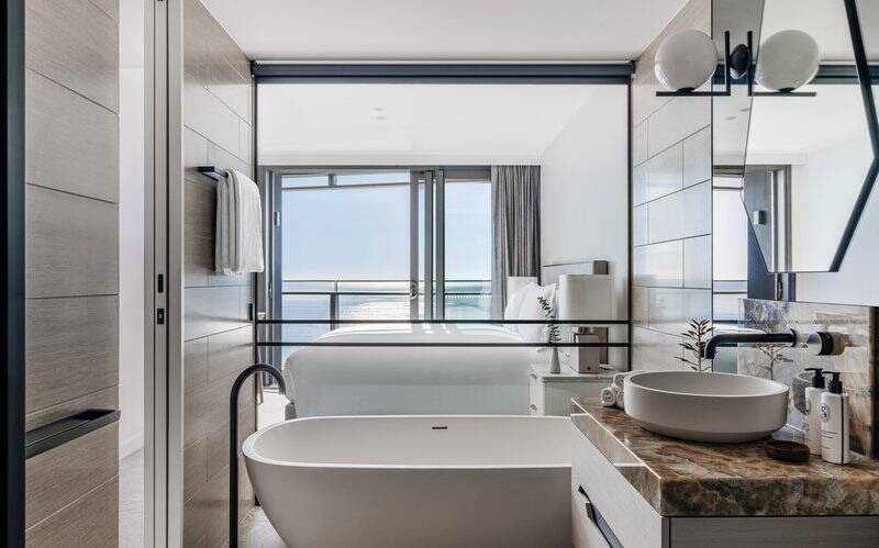 TWO BEDROOM OCEAN SKYLINE RESIDENCE (KING AND TWIN BEDS)