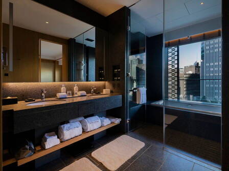 HERITAGE BATH VIEW JUNIOR KING SUITE