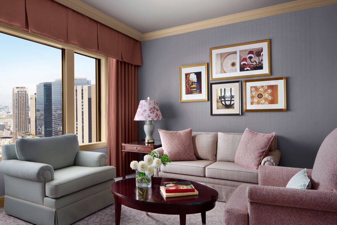 EXECUTIVE KING SUITE