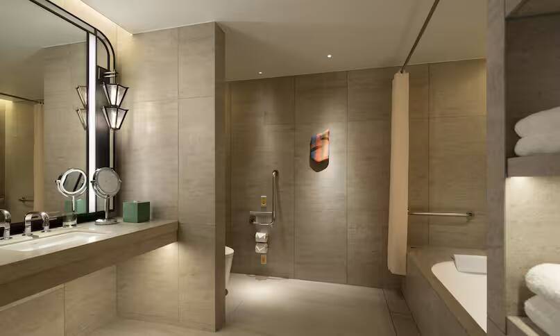 King Accessible Room