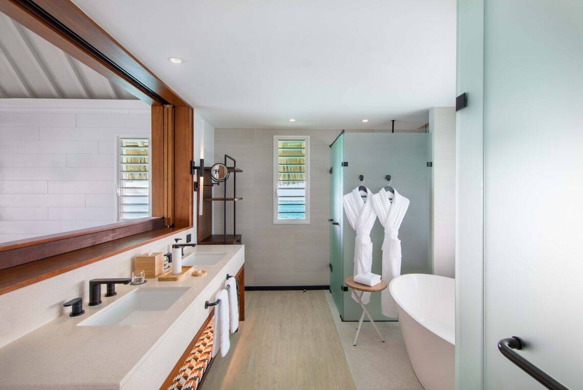 LAGOON OVERWATER BUNGALOW WITH POOL