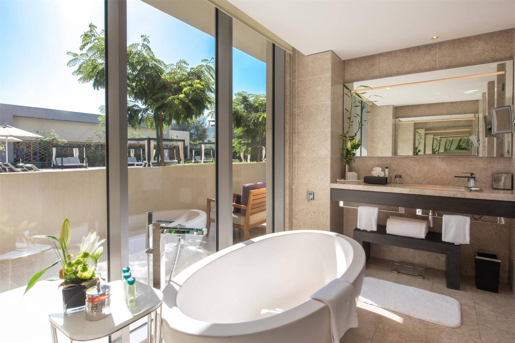 GRAND DELUXE SEA VIEW KING ROOM