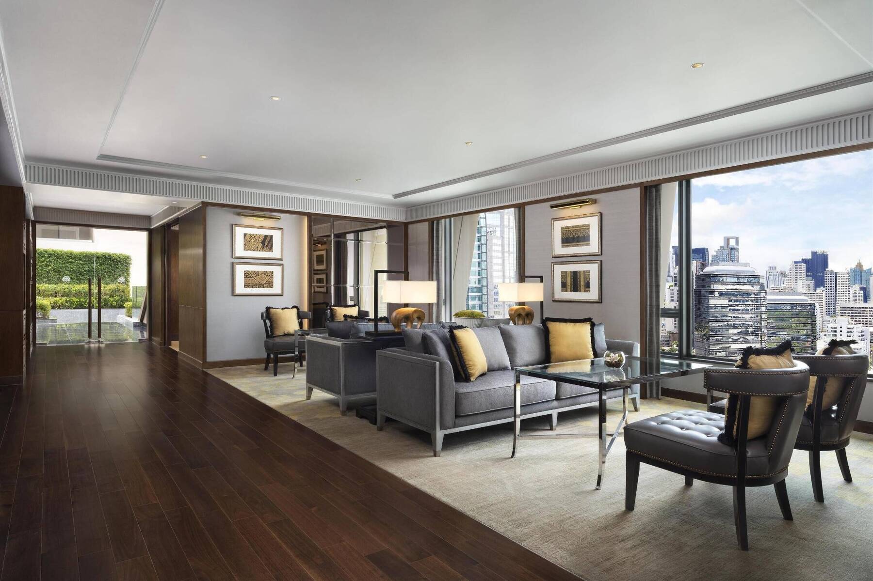 EXECUTIVE CLUB KING ROOM